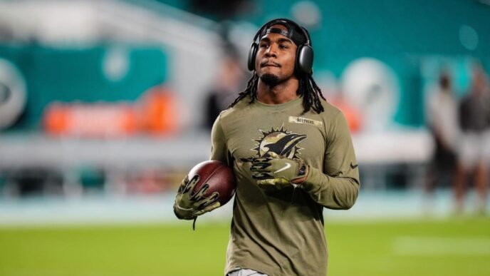 Jaylen Waddle siblings